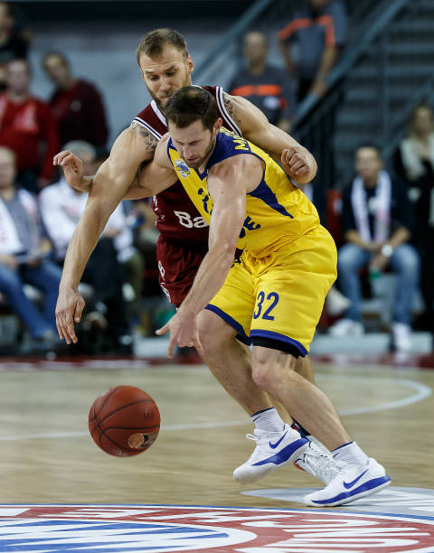 2017年11月9日以来，荷兰首发阵容首次无荷甲球员.