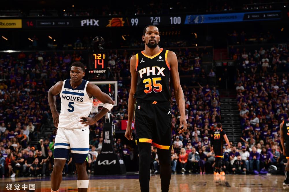 适应球场上 适应球场上